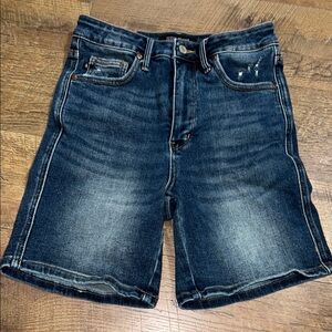 Judy Blue NWOT Jean Shorts With A Small Amount Of Distressing Size Medium